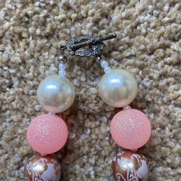 Girls Beaded Necklace - Picture 2 of 8